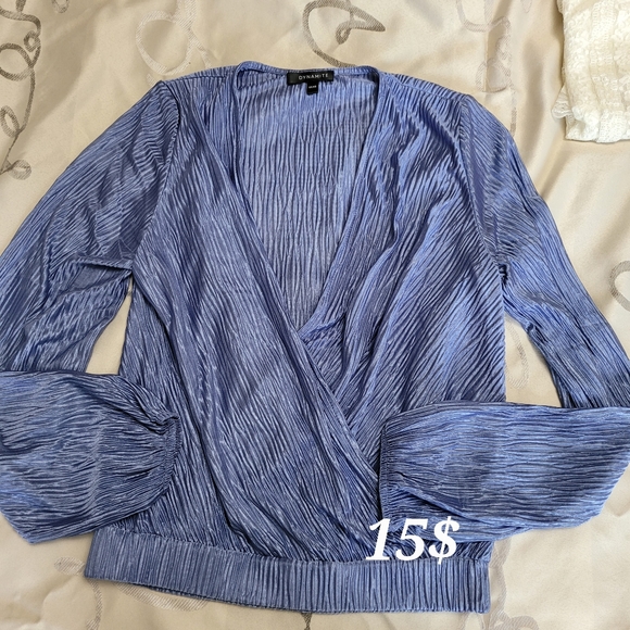 Tops 15 $ each - Picture 2 of 11